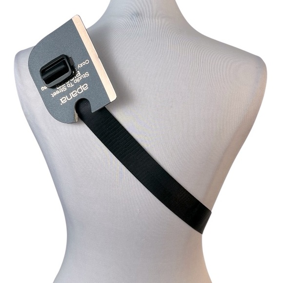 Apana Studio to Street BIGGER Cozy Faux Fur Adjustable Belt Bag NWT MSRP $50 - Picture 2 of 7